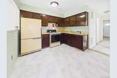 140 Regis Drive, New York, NY 10314 - Photo 12