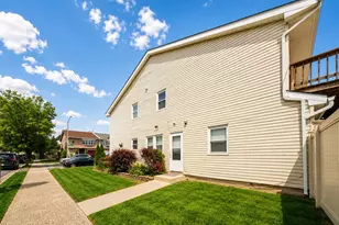 140 Regis Dr, New York, NY 10314 - Photo 2