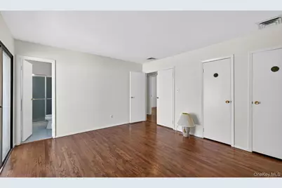 19 Branding Iron Lane, Glen Cove, NY 11542 - Photo 22