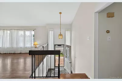 19 Branding Iron Lane, Glen Cove, NY 11542 - Photo 6
