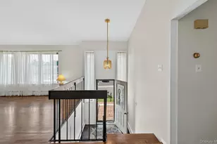 19 Branding Iron Ln, Glen Cove, NY 11542 - Photo 6