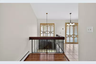 19 Branding Iron Lane, Glen Cove, NY 11542 - Photo 16