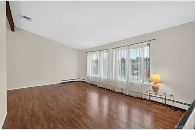 19 Branding Iron Lane, Glen Cove, NY 11542 - Photo 8