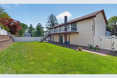 19 Branding Iron Lane, Glen Cove, NY 11542 - Photo 38