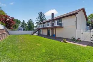 19 Branding Iron Ln, Glen Cove, NY 11542 - Photo 38