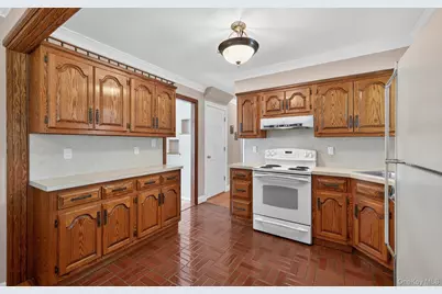 88 Philadelphia Avenue, Massapequa Park, NY 11762 - Photo 8