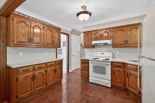 88 Philadelphia Ave, Massapequa Park, NY 11762 - Photo 8