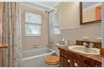 88 Philadelphia Avenue, Massapequa Park, NY 11762 - Photo 18