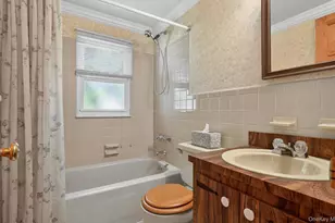88 Philadelphia Ave, Massapequa Park, NY 11762 - Photo 18