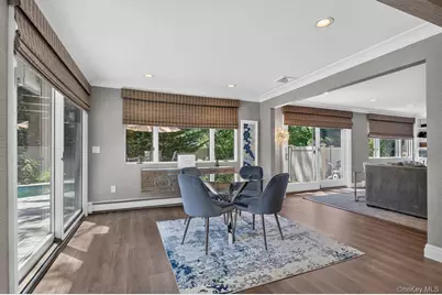 12 Locust Lane, Roslyn Heights, NY 11577 - Photo 4