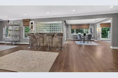 12 Locust Lane, Roslyn Heights, NY 11577 - Photo 6