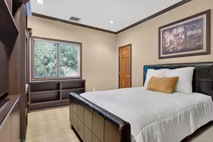 12 Locust Ln, Roslyn Heights, NY 11577 - Photo 22