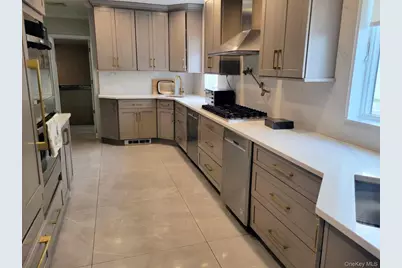 301 Linwood Avenue, Cedarhurst, NY 11516 - Photo 8