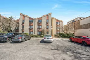 1490 Shore Dr, Bronx, NY 10465 - Photo 4