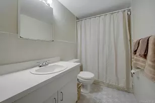 1490 Shore Dr, Bronx, NY 10465 - Photo 16