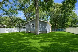 66 Norfleet Ln, Coram, NY 11727 - Photo 24