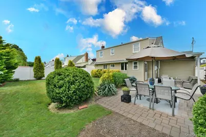 1872 Chester Drive, East Meadow, NY 11554 - Photo 24