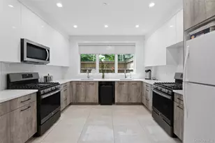 30 Stephens Pl, Spring Valley, NY 10977 - Photo 8