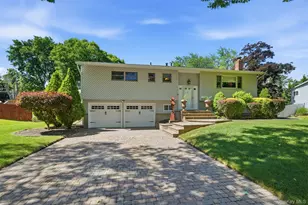 5 Pine Hill Ln, Dix Hills, NY 11746 - Photo 2