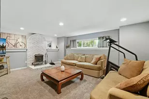 5 Pine Hill Ln, Dix Hills, NY 11746 - Photo 18