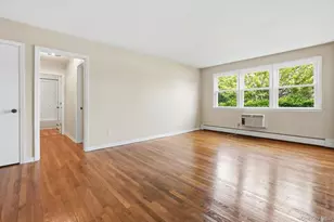4060 Jerusalem Ave, Seaford, NY 11783 - Photo 6
