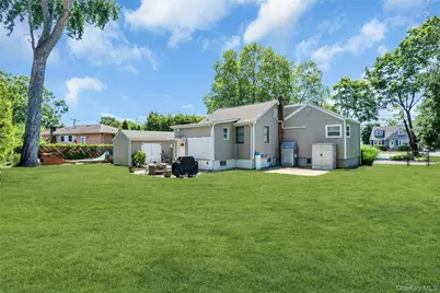 533 Old Country Road, Deer Park, NY 11729 - Photo 14