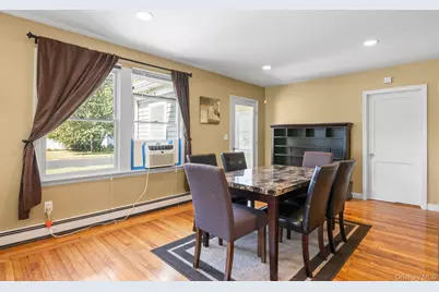 1333 Richland Boulevard, Bay Shore, NY 11706 - Photo 10