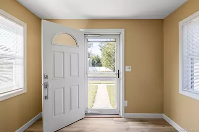 1333 Richland Boulevard, Bay Shore, NY 11706 - Photo 4
