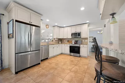 19 Alyssum Avenue, Huntington, NY 11743 - Photo 14