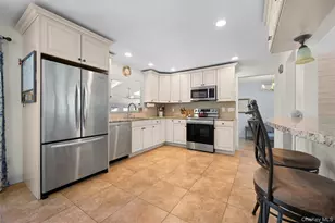 19 Alyssum Ave, Huntington, NY 11743 - Photo 14