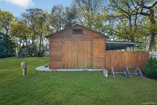 489 Rowlinson Dr, Shirley, NY 11967 - Photo 22