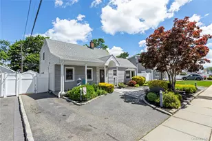 51 Cliff Ln, Levittown, NY 11756 - Photo 2