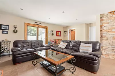 51 Cliff Lane, Levittown, NY 11756 - Photo 4