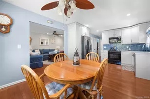 2389 Lindy Rd, Westbury, NY 11590 - Photo 16