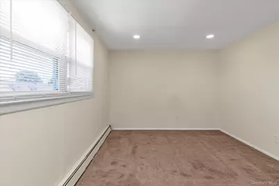 360 Litchfield Avenue, Elmont, NY 11003 - Photo 18