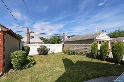 8152 249th Street, Bellerose, NY 11426 - Photo 24