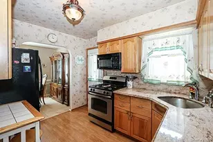 81-52 249th St, Bellerose, NY 11426 - Photo 10