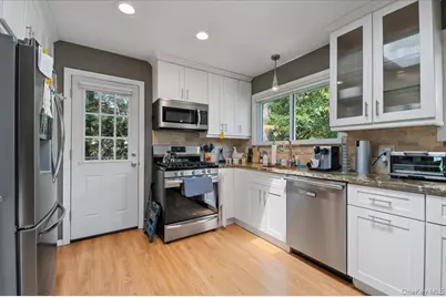 964 Cherrywood Drive, Baldwin, NY 11510 - Photo 10