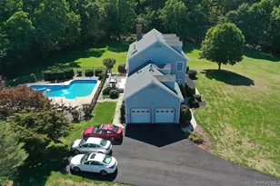 8 Menayas Ct, Washingtonville, NY 10992 - Photo 2