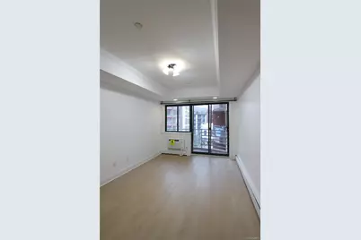41-05 College Point Boulevard #5I, Flushing, NY 11355 - Photo 2