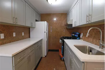 41-05 College Point Boulevard #5I, Flushing, NY 11355 - Photo 6