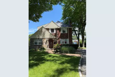 27 Upland Road, Great Neck, NY 11020 - Photo 1