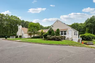 16 Chase Commons, Yaphank, NY 11980 - Photo 42