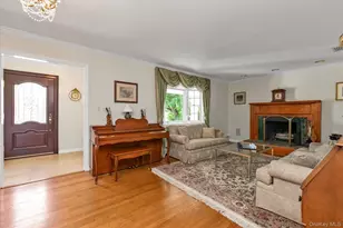13 Darby Pl, Glen Head, NY 11545 - Photo 2