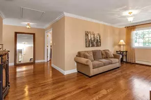 13 Darby Pl, Glen Head, NY 11545 - Photo 16