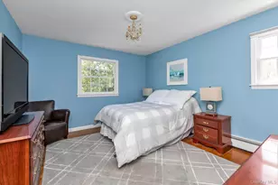 13 Darby Pl, Glen Head, NY 11545 - Photo 18