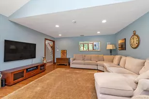 13 Darby Pl, Glen Head, NY 11545 - Photo 12