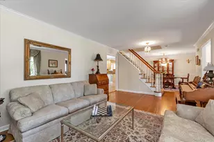 13 Darby Pl, Glen Head, NY 11545 - Photo 4