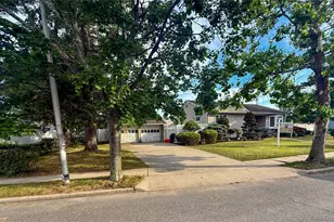 685 Seabury Ave, Franklin Square, NY 11010 - Photo 14