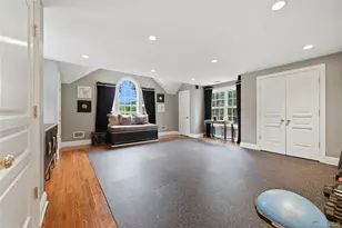 48 Tammys Ln, Syosset, NY 11791 - Photo 20